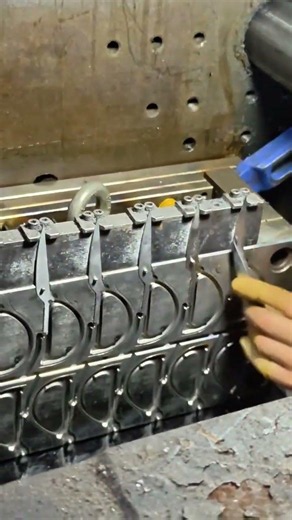 High-speed assembly line for mass scissors production#AssemblyLine #ToolMaking