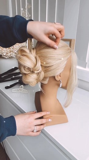 Stunning Bridal Bun Hairstyle Tutorial for Blonde Brides