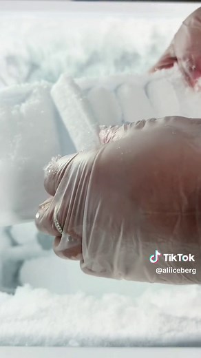 How to Make Freezer Frost. For Humidifier link,Go to my Profile,Click on my Link tree, its in my Amazon Store.💙 #asmr #ice #frost #snow #icetok #iceeating ⚠️ Adult Supervision is Advised