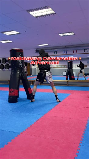 Advanced kickboxing combination breakdown for beginners. 💥 #mma #kickboxing #muaythai #martialarts