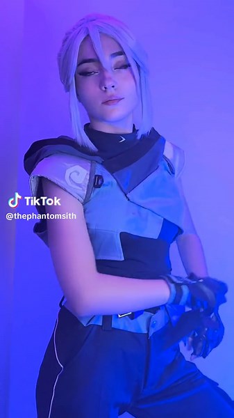 Expert Valorant Cosplay Showcase