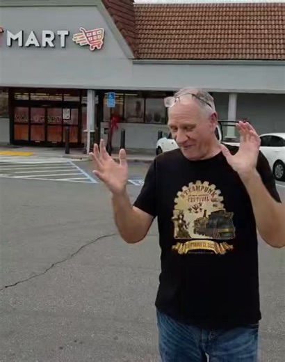 🚨 Redding Buzz GOING LIVE Tomorrow Feb 27th AT 10 AM 🚨 Redding… tomorrow is a big one. Val-U Mart is officially opening their doors at 10 AM at 6424 Westside Rd, Redding, CA 96001 — and Redding Buzz will be there LIVE when it all kicks off. If you like good prices on everyday groceries, you’re going to want to see this. Here are just a few of the Grand Opening deals: • 🍌 Dole Bananas – 44¢ per lb • 🍞 Franz Big White Bread – $2.69 • 🧀 Best Yet Mac & Cheese – 5 for $5 • 🥞 Pancake Mix Syrup B