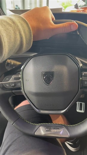 Présentation intérieure de la Peugeot 308 GT Line
