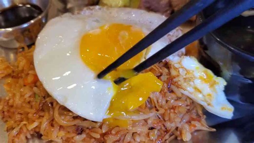 How a Korean food hall turned brunch into a full spectacle