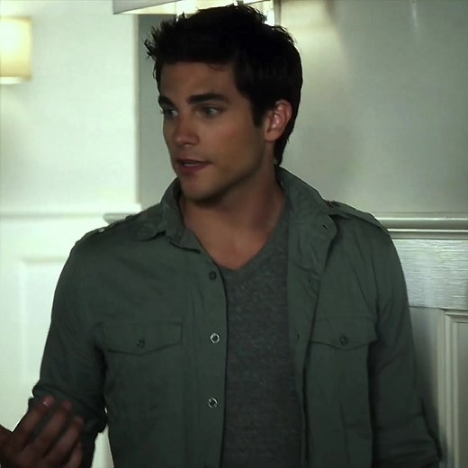 Brant Daugherty and Noel Kahn in Pretty Little Liars