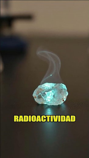 Uranio: ¡Luz Propia! ☢️