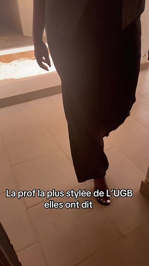 La prof la plus stylée de l'UGB — Saly S8 cours digital