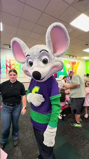 Does Chuck E. Cheese love Helen Henny?