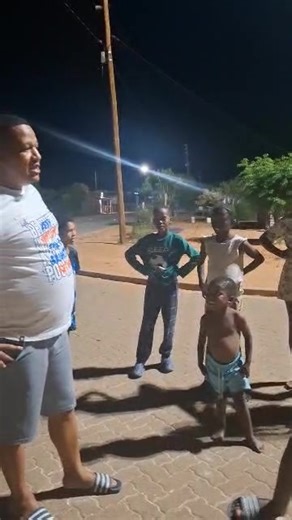 2.7K views · 15 reactions | Laat ons hande vat en die verantwoordelikheid neem om ons infrastruktuur op te pas. Dit is immers tot voordeel van ons gemeenskappe. | Kheis Local Municipality | Facebook