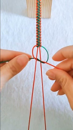 Step-by-Step DIY Red & Green Friendship Bracelet! #diy #bracelet #handmade #jewelry#satisfying