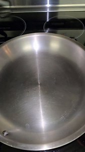 How to make any stainkess steel pan non stick by pre heating it right | Steel Pan Guy