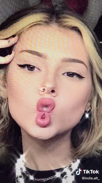 some indie hair color ideas🍄🪐🧃✨#indieaesthetic #haircolors #InkDrawing #GraphicDesign #outfits #fyp #foryou #indie