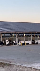 In Hunter/Jumper land the show set up boasts matching trunks, tack room set ups that can rival patios at the finest homes, well maintained aisle ways, feed rooms, grooming stalls and staff. Eventers on the other hand; DIY!! Which leads to, well, chaos? Like a teens bedroom only the owner’s know where there stuff is and there is no extra time for things like washing the aisle. They are only there for 3 days, not 3 weeks, so why spend all the extra money on feed, grooming and tack stalls. #hunterj