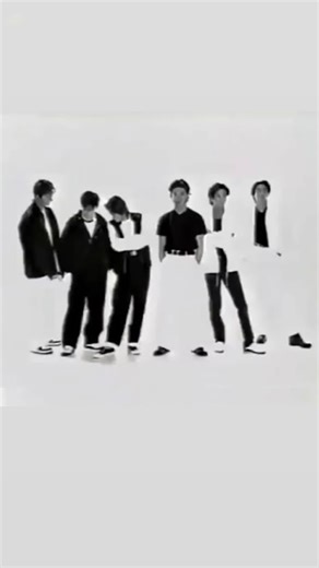 SMAP1996年メドレー。胸騒ぎを頼むよはスーパーリップで攻めたい気分になります。この曲一番好き。森君最後のスマスマは泣きました。はだかの王様終わるとBestFriendが頭の中で流れてくるのは俺だけじゃないはず。#smap #1996 #胸騒ぎを頼むよ #はだかの王様〜シブトク強く〜 #青いイナズマ #SHAKE #中居正広 #木村拓哉 #稲垣五郎 #森且行 #草彅剛 #香取慎吾 #6スマ #smapメドレー