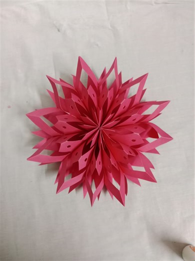 Amazing snowflake making idea with paper.Easy decoration idea. #reelsviralシ #3Dsnowflake #papercraft #decorationideas #fypシ゚viralシfypシ゚viralシalシ | 𝐒𝐚𝐫𝐦𝐢𝐧 𝐂𝐫𝐞𝐚𝐭𝐢𝐯𝐞 𝐖𝐨𝐫𝐥𝐝