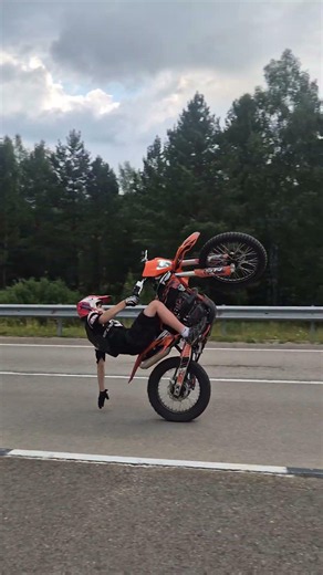Schoolboy lands a handdrag on a pit bike! #ExtremeCODE #stunt #enduro #ride #moto