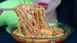 ❤️SAS❤️ on Instagram: "ASMR EATING SOUNDS. When noodle is life!! What’s your favourit thing to put in noodles??? Me: eggs, cheese, lots of cheese and more cheese😆. . . . #asmr #asmreatingsounds #noodles #cheesynoodles #noodlesoup #spicynoodles #samyangnoodle #sogood #allday #youtube"