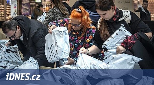 Loterie ztracených zásilek odstartovala v Praze - iDNES.tv