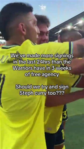 Should we sign Steph ✌️😭 #stephcurry #warriors #goldenstatewarriors #nba #nbafreeagency