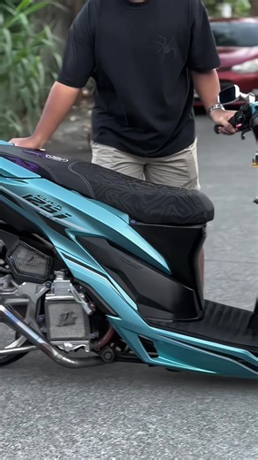 Modifying the Black Honda Click125i for Ultimate Style