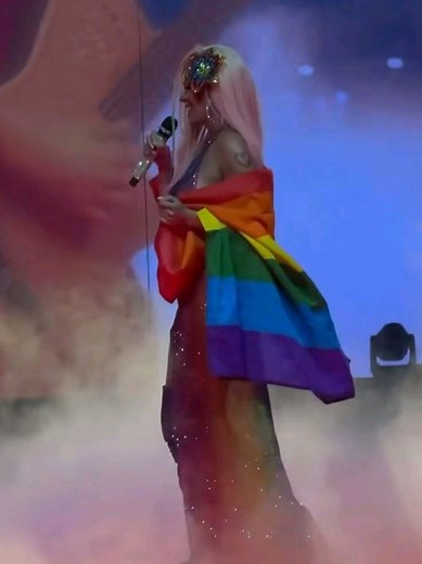 Feliz mes del Orgullo — celebrando desde el clóset