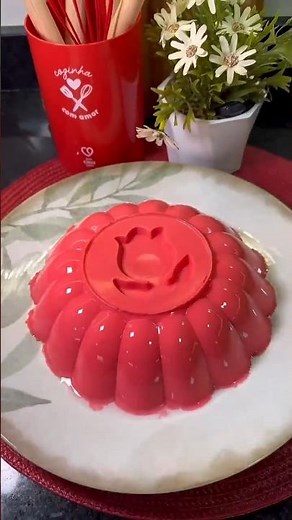 How to make Creamy Strawberry Jello Cake 🤤🍓 #dessert