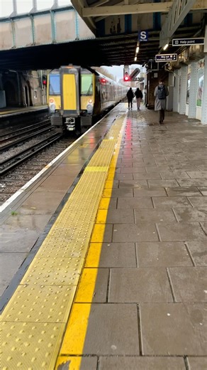 SWR class 450 departing Barnes for Weybridge