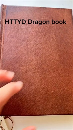 MyluBooks on Instagram: "Cre: vlby.kr #tutorial #hipo #httyd #httydedit #libro #bookofdragons #howtotrainyourdragon #drawings #chimuelo #latam #españa #diy #fyp"