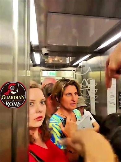 ‼️Elevator Pickpockets at Termini Caught in Action!