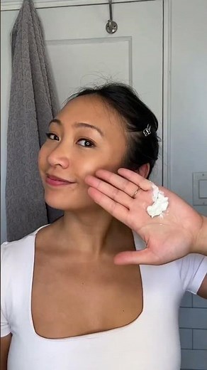 V-Facial Intensive Wrap - It’s the 10 minute solution to visibly reduce puffiness!