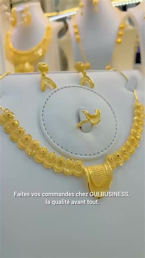 Faites vos commandes chez GUI BUSINESS, la qualité avant tout. Livraison partout au Sénégal, rapide et sécurisée. Parures élégantes pour toutes vos occasions spéciales. 📞 Contact : 77 295 94 13