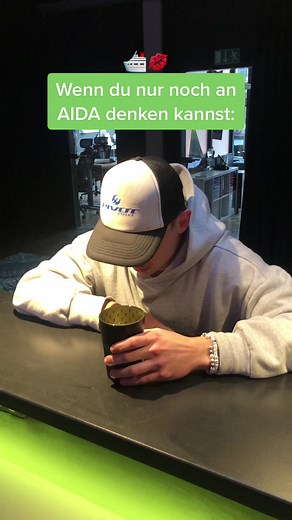 An der Bar spielt der Kopf gerne mal verrückt.🤗🍹 An welcher Bar an Bord würdet ihr gerade gerne einen Drink genießen?👇🧉 #alleanbord #aidacruises #aidamomente #fyp #traveltok