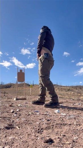 Shooting Glock 19.5 in Aliengear holster #Aliengear #shoot #practice