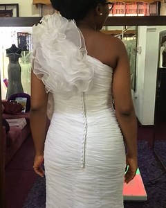 Less is more @the_brides_gallery | The Brides Gallery | Facebook