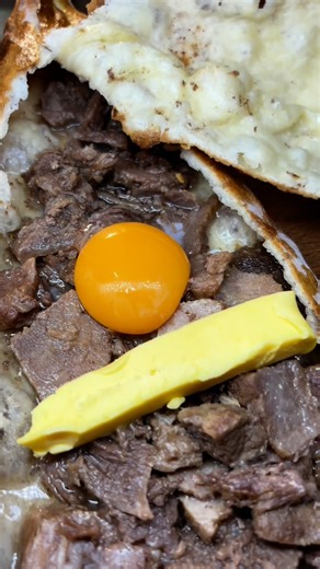 Meşhur Görele Pidecisi on Instagram: "✨Kavurmalı Kapalı Görele Pidesi’nin doyumsuz tadına hazır mısınız ?❤️‍🔥 •Kavurmalı Çift Yumurta Sarılı Kapalı Pide •Ümraniye / İstanbul •10:30-22:30 •0216 521 88 09 / 0534 030 66 61 •Paket Servis - Gel Al Var •Sodexo , Setcard, Multinet ,TokenFlex , Edenred , Metropol •Getir , Yemeksepeti , Trendyol , Migros •Aile Mekanı 🧑‍🧑‍🧒‍🧒 •www.gorelepide.net #karadeniz #istanbul #ümraniye #pide #micanoğlu #dünyanınenlezizpidesi #görelepidesi #karadenizpidesi #eni