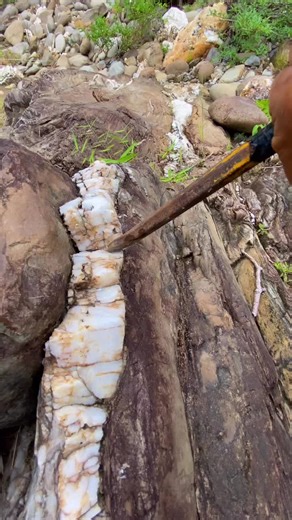 Treasure Hunting for Gold: Quartz Mining Insights