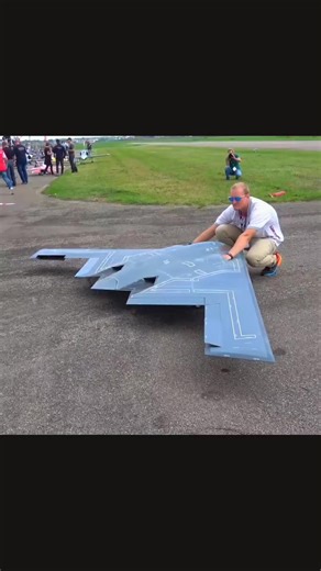 Giant B2 Spirit Rc US Airforce Jet Plane Model #b2 #jet #rc #rcplane #machine | rc.point.official