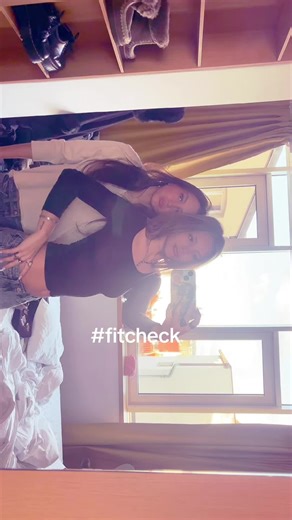 Videa uživatele Blonde, sexy, evil. (@deftonesfan5000) s high school - salvador