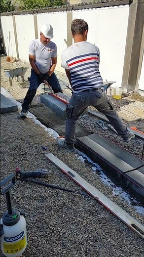 Pose caniveau béton #maçonnerie