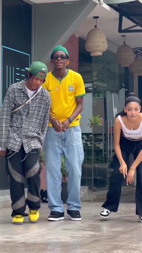 Finally did the TCHELETE challenge🌚 W:@LAWRENCE👑 @Jasmine 💕 Dc:/@Steeze Boy #forch_steve #fyp #viral #trending #foryou