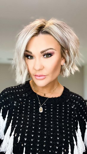 Amy Lynne on Instagram: "Curling my hair tutorial 💁🏼‍♀️ Round brush first to blow dry *I used @langehair le rev straightener. (The more expensive one- makes a Huge difference) Brush out curls/ texture spray . . . . #blondebob #hairtutorial #shorthair #shorthairstyle #shorthaircurls #hair #hairstyles"