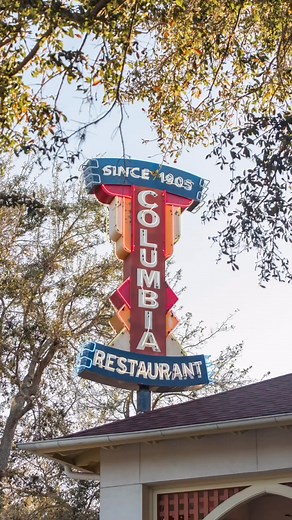 If you’re headed to Universal or Disney parks in Orlando for summer fun, Columbia Restaurant in Celebration is only a short drive away. Enjoy all Florida has to offer at the Columbia with sangria, Original “1905” Salad, Pollo Manchego and White Chocolate Bread Pudding made with Cuban bread. Reservations: ColumbiaRestaurant.com. 📸: @gcalebjones | Columbia Restaurant