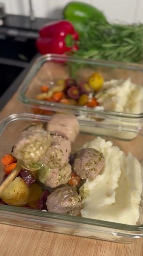 Use the Lefton sink to help you prepare delicious meals for your family.