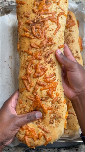Copycat Subway Italian Herb and Cheese Bread 🥖 #copycatrecipe #breadrecipe #homemadebreads | Neisbae Page