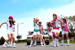 Lirik Lagu 'Aw Aw Aw' - Super Girlies, Kau Menghapuskan Setiap Luka - Sonora.id