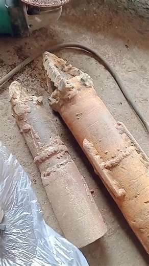 drill bit Crane pulley Assalamualaikum Persiapan mau ganti Widia Gigi mata bor yang akan menggilas tanah batu ketika pengeboran #reels #telsfyp #jangkauanluas #semuaorang #pengikut | Nurul Fatah