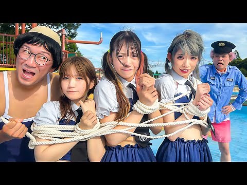 水着女子ポリスが監禁された！？24時間プール脱出対決！！