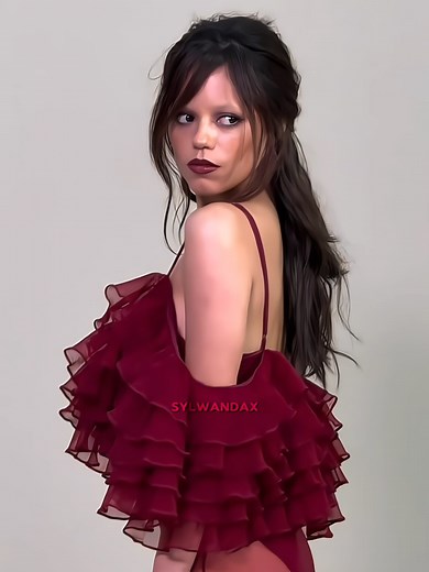 Jenna Ortega's Stunning Looks at Paris Fashion Week