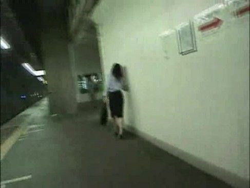 駅のホームで泥酔したＯＬを犯す鬼畜【レイプ動画】 : 無料レイプ動画まとめ|エロ動画