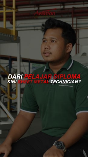 Dari umur 6 tahun dah minat aviation — hari ni Azmi dah pun bekerja sebagai Sheet Metal Technician di Galaxy Aerospace ✈️ Beliau bermula dengan Diploma Aircraft Maintenance Technology di Meatech, dibimbing oleh Sir Husaini & Sir Hairudin, dan akhirnya berjaya tembus industri sebenar. Semua bermula dari satu impian kecil tengok hangar KLIA dari Anjung Tinjau… Nak tahu turning point yang buat Azmi diterima bekerja? 👉 Komen “Part 2” dan kami akan sambung kisah journey beliau! #AviationCareerMalays